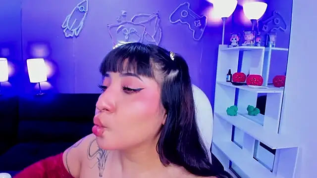 Emma monserrat online show from May 4, 11:17 am