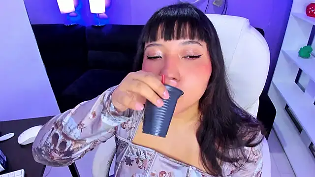 Emma monserrat online show from May 7, 11:15 am