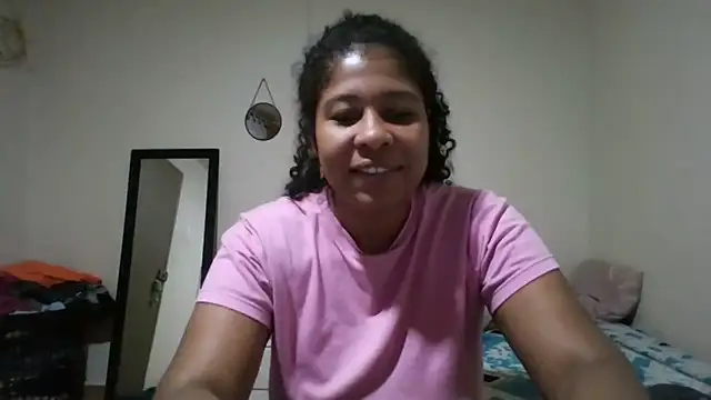 Snapshot of Ivon-09 chatting on May 4, 12:01 pm Ivon-09 online show from May 4, 12:01 pm