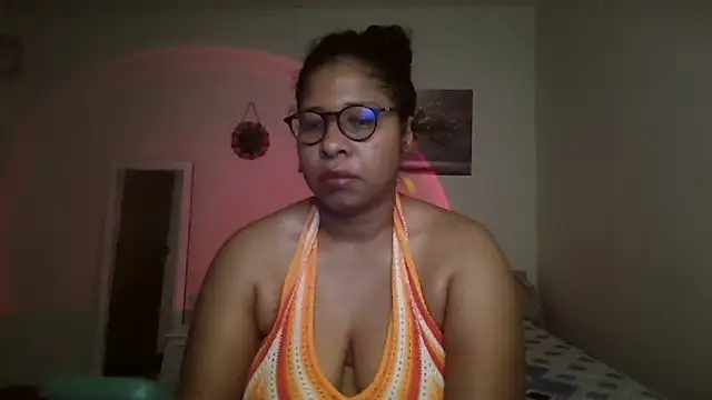 Snapshot of Ivon-09 chatting on May 6, 12:10 pm Ivon-09 online show from May 6, 12:10 pm