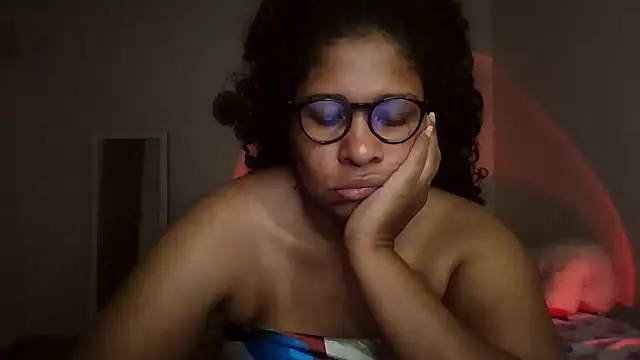 Snapshot of Ivon-09 chatting on May 12, 2:41 am Ivon-09 online show from May 12, 2:41 am