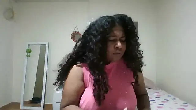 Snapshot of Ivon-09 chatting on May 17, 11:50 am Ivon-09 online show from May 17, 11:50 am
