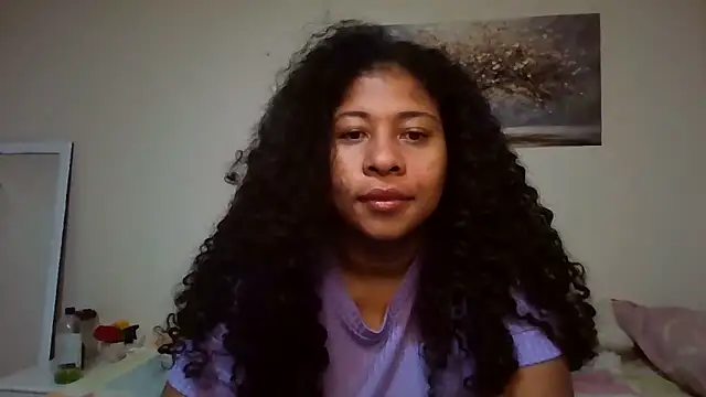 Snapshot of Ivon-09 chatting on June 12, 12:15 pm Ivon-09 online show from June 12, 12:15 pm