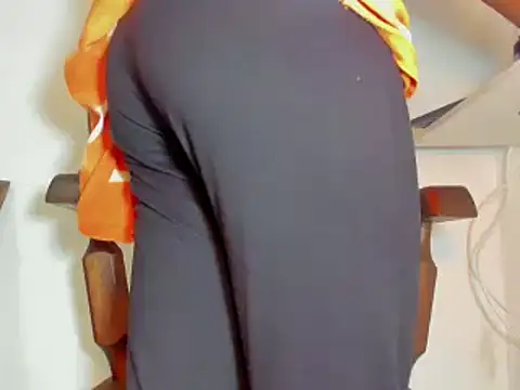 Snapshot of Aniilethebonny chatting on February 28, 5:04 pm Aniilethebonny online show from February 28, 5:04 pm