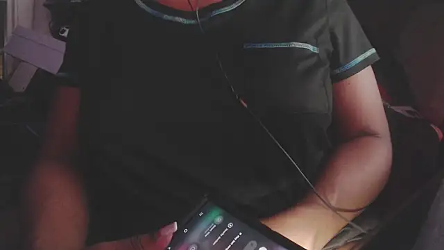 Snapshot of TheMoniqueMiles chatting on July 12, 10:06 am TheMoniqueMiles online show from July 12, 10:06 am