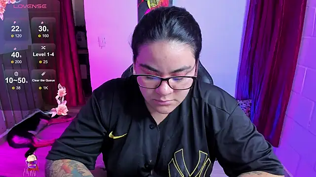 Snapshot of Sharon_hils chatting on January 24, 7:28 pm Sharon hils online show from January 24, 7:28 pm