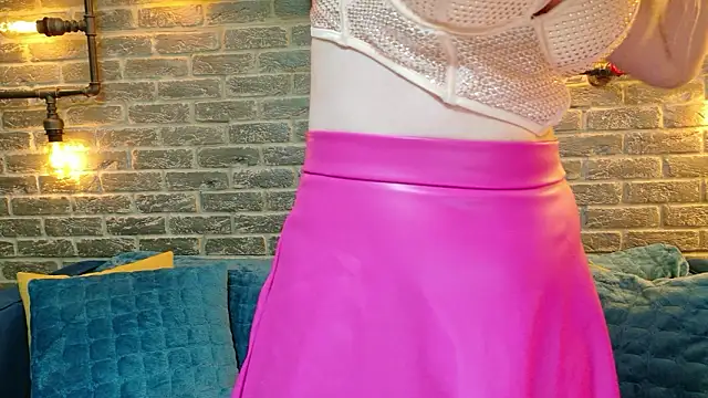 LisaCaprice online show from January 17, 5:23 am