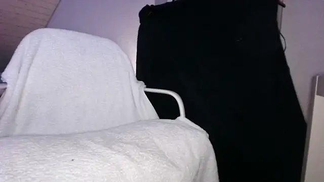 Snapshot of mr-k-quinn-x chatting on December 8, 10:14 pm mr-k-quinn-x online show from December 8, 10:14 pm