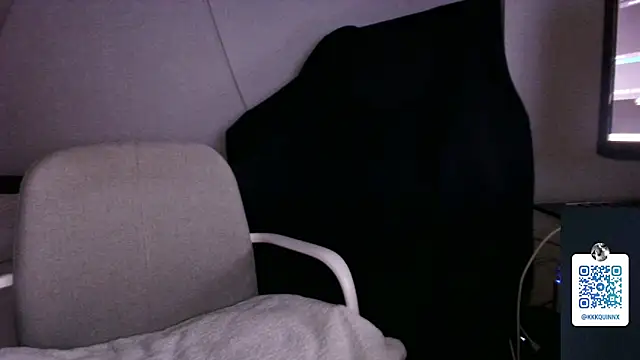 Snapshot of mr-k-quinn-x chatting on December 16, 11:39 pm mr-k-quinn-x online show from December 16, 11:39 pm