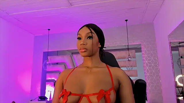Snapshot of ChaynnaCooper chatting on February 14, 7:54 pm ChaynnaCooper online show from February 14, 7:54 pm