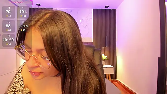 Snapshot of melany_heaven chatting on February 6, 11:37 pm melany heaven online show from February 6, 11:37 pm