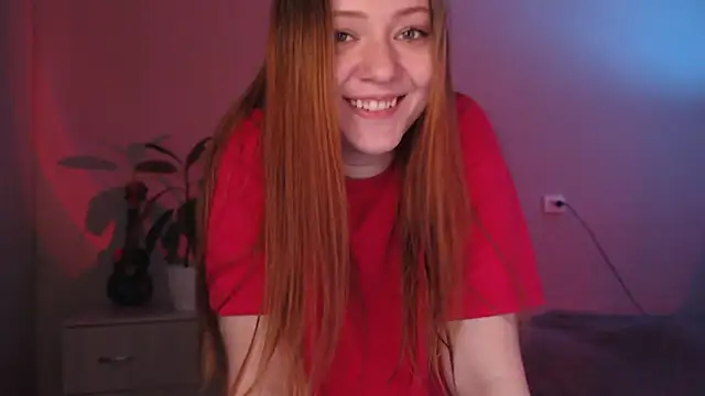 Snapshot of SarahSweetie chatting on November 5, 3:34 pm SarahSweetie online show from November 5, 3:34 pm