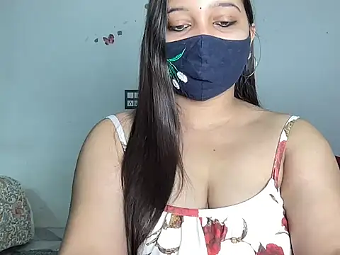 Snapshot of Varnika_aarora chatting on October 19, 4:13 am Varnika aarora online show from October 19, 4:13 am