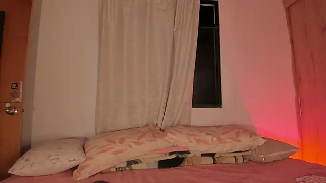 thecurvy girl online show from January 11, 12:15 am