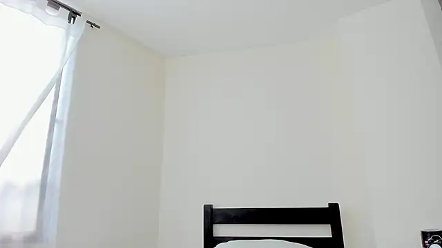 evely coelloo online show from December 30, 8:04 pm