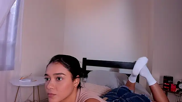 evely coelloo online show from March 5, 5:08 pm