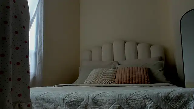 evely coelloo online show from November 14, 4:38 pm