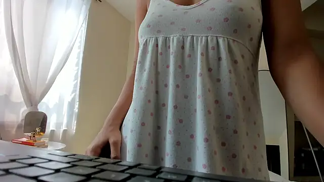 evely coelloo online show from November 25, 3:56 pm