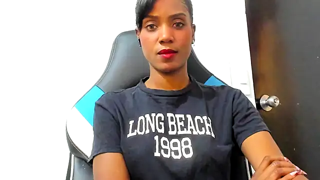 Kalua Brown online show from June 2, 5:37 pm