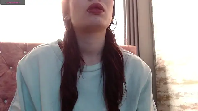  yuyi online show from December 2, 11:48 am