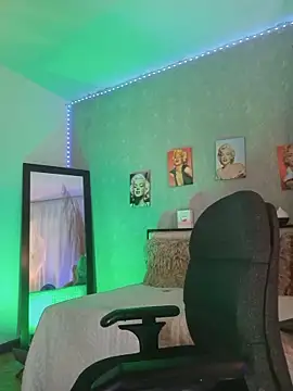 Snapshot of nahiarapalmer19 chatting on September 21, 4:41 pm nahiarapalmer19 online show from September 21, 4:41 pm