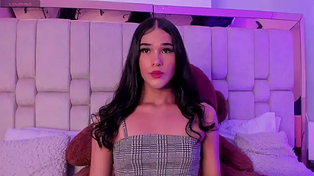 Snapshot of Isa_Little_Star chatting on February 14, 11:42 pm Isa Little Star online show from February 14, 11:42 pm