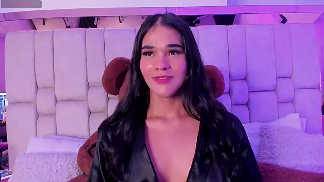 Snapshot of Isa_Little_Star chatting on February 15, 6:23 am Isa Little Star online show from February 15, 6:23 am