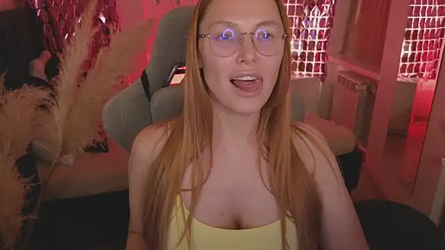 Snapshot of Love_Call chatting on February 8, 8:31 am Love Call online show from February 8, 8:31 am