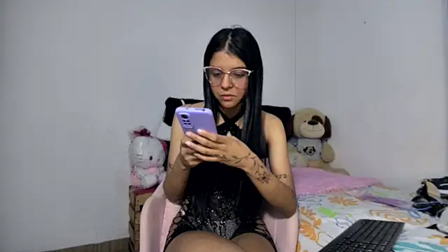 Snapshot of Michi_sexy chatting on July 19, 1:48 pm Michi sexy online show from July 19, 1:48 pm