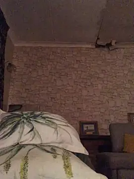 Snapshot of TheeRealShow chatting on December 6, 2:38 pm TheeRealShow online show from December 6, 2:38 pm