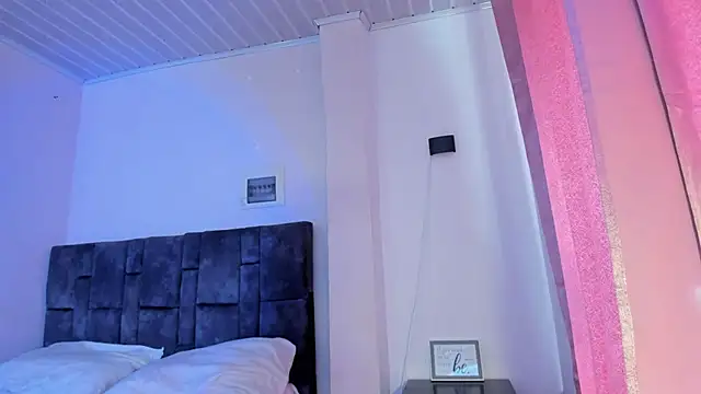 Snapshot of kitty_myers chatting on October 31, 2:18 pm kitty myers online show from October 31, 2:18 pm