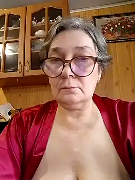 Snapshot of IrinaSweet54 chatting on February 1, 11:43 am IrinaSweet54 online show from February 1, 11:43 am