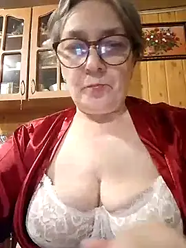 Snapshot of IrinaSweet54 chatting on February 17, 8:47 pm IrinaSweet54 online show from February 17, 8:47 pm