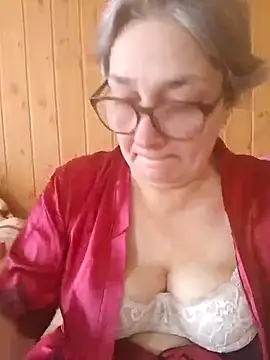 Snapshot of IrinaSweet54 chatting on February 20, 7:34 am IrinaSweet54 online show from February 20, 7:34 am