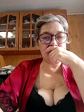 Snapshot of IrinaSweet54 chatting on October 1, 9:04 am IrinaSweet54 online show from October 1, 9:04 am