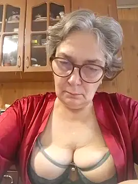 Snapshot of IrinaSweet54 chatting on October 11, 7:18 am IrinaSweet54 online show from October 11, 7:18 am