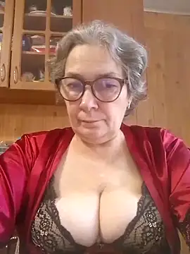 Snapshot of IrinaSweet54 chatting on November 16, 8:20 am IrinaSweet54 online show from November 16, 8:20 am