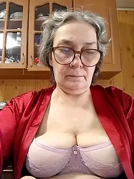 IrinaSweet54 online show from May 9, 7:13 am