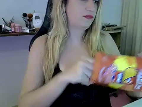 luizacandy online show from December 3, 8:39 pm