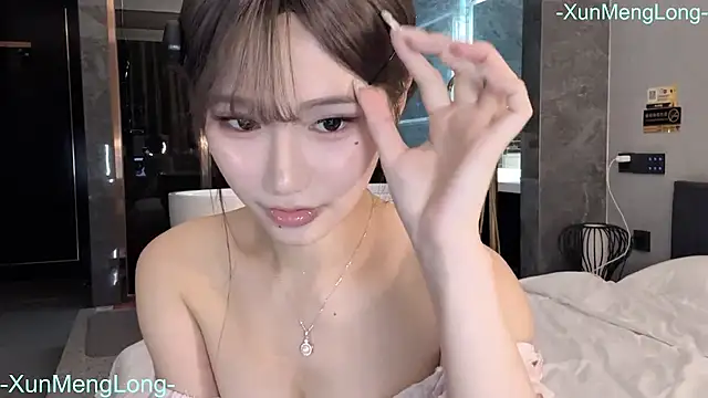 -XunMengLong- online show from August 4, 2:19 pm