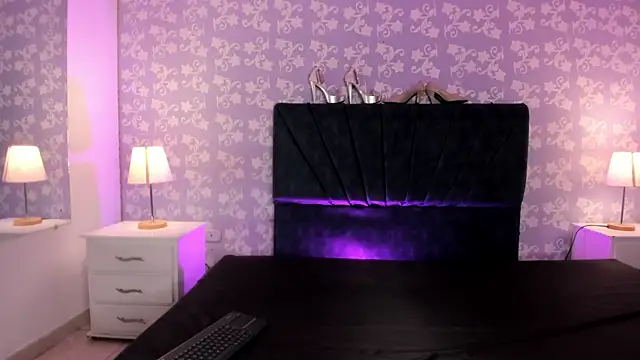Snapshot of BritneySweet_ chatting on April 25, 3:31 am BritneySweet online show from April 25, 3:31 am