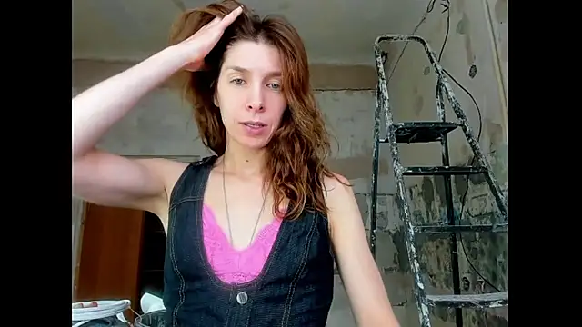 Snapshot of YourSuperModel chatting on July 1, 7:21 am YourSuperModel online show from July 1, 7:21 am