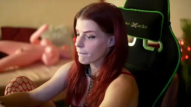 Snapshot of Bellis_Perenis chatting on August 1, 4:17 pm Bellis Perenis online show from August 1, 4:17 pm