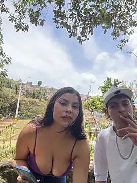ValenSuarez25 online show from August 9, 4:56 pm
