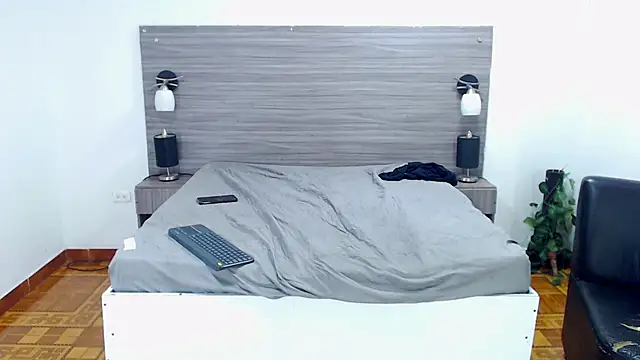 Loony Zion online show from February 24, 4:26 pm