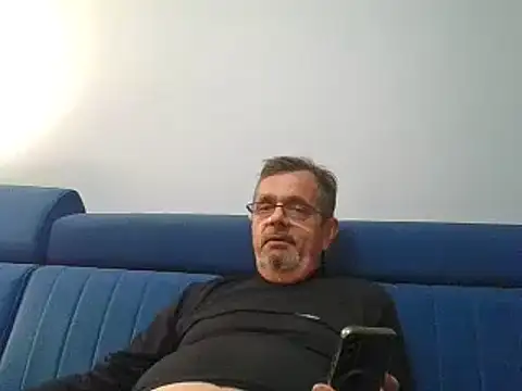 axecoman60 online show from February 1, 6:08 pm