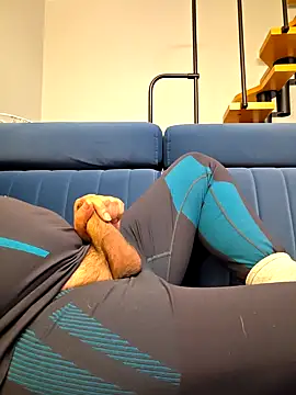 axecoman60 online show from October 14, 4:41 pm