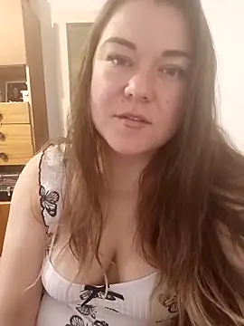 Snapshot of LunikaLunaX chatting on June 6, 10:31 am LunikaLunaX online show from June 6, 10:31 am