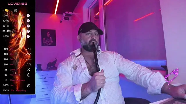 Snapshot of MAGABEAR077 chatting on June 16, 4:31 pm MAGABEAR077 online show from June 16, 4:31 pm