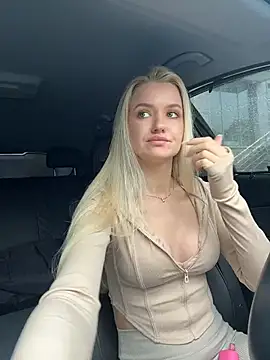 Snapshot of Devill_Angel_ chatting on June 17, 11:01 am Devill Angel online show from June 17, 11:01 am